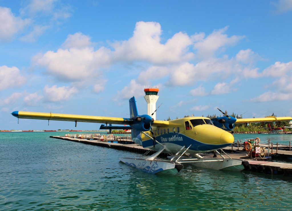 The best transport method: via the water plane